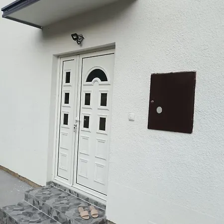 Hébergement de vacances Mirni Raj *