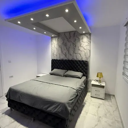 Mirni Raj بيت للعطل باغينا باستا