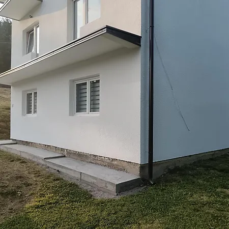 بيت للعطل Mirni Raj باغينا باستا